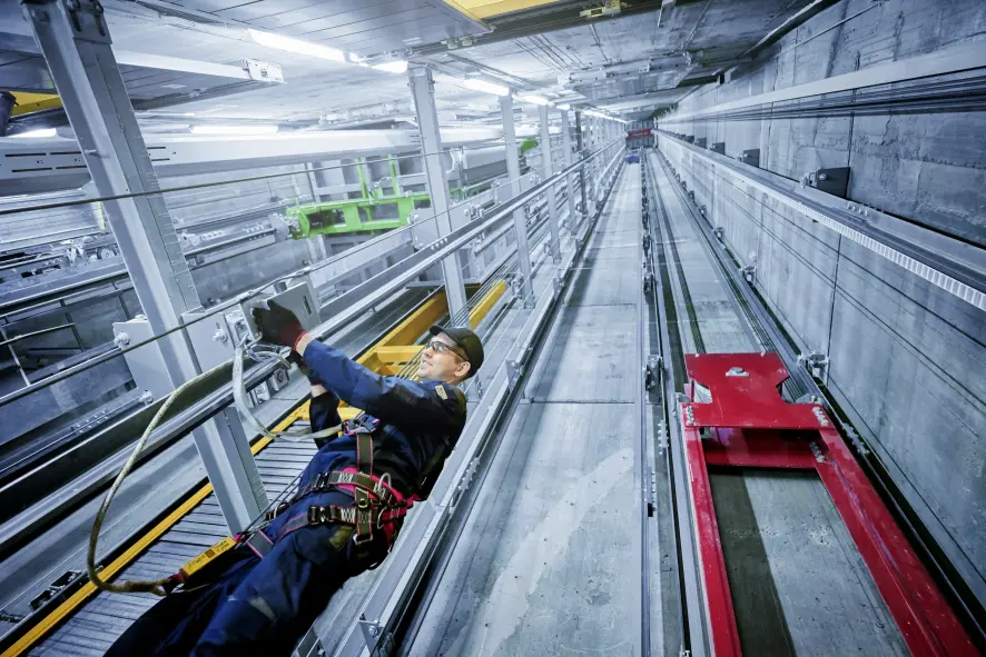 Bayraklı Asansör Bakımı